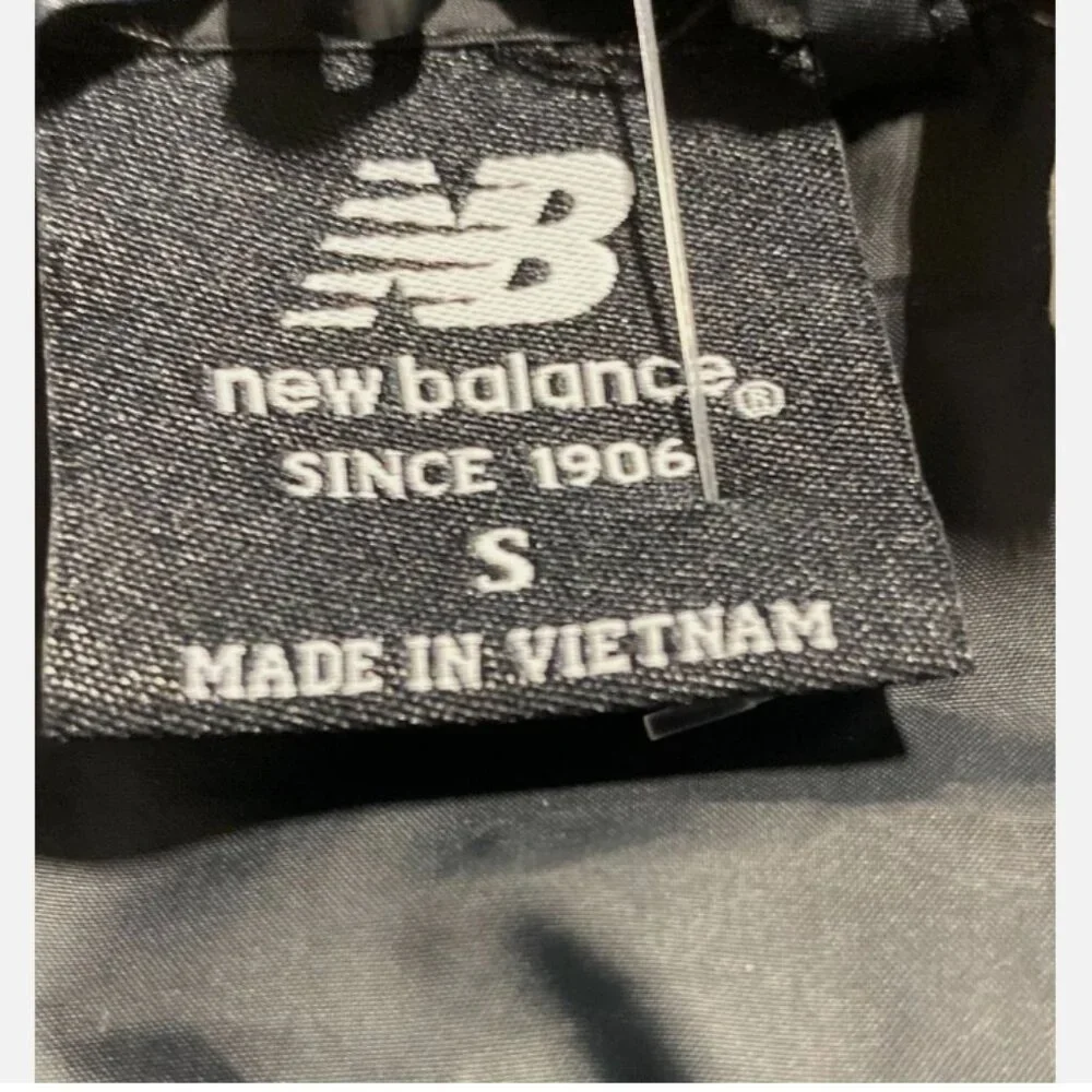New Balance Men's Black Jacket Size S NWT - Picture 4 of 8